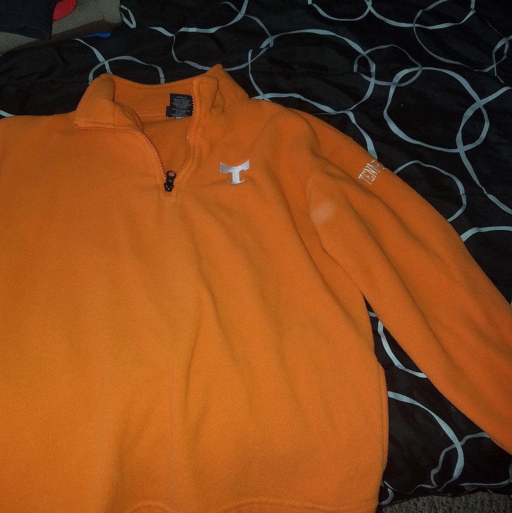 Youth UT fleece pullover size 12/14